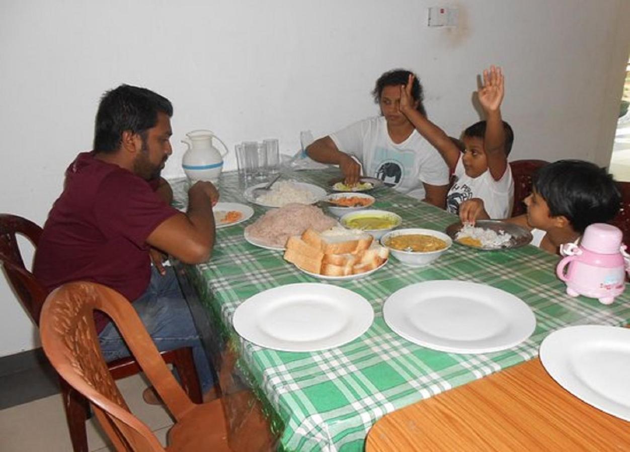 Hotel Senora Kataragama Luaran gambar