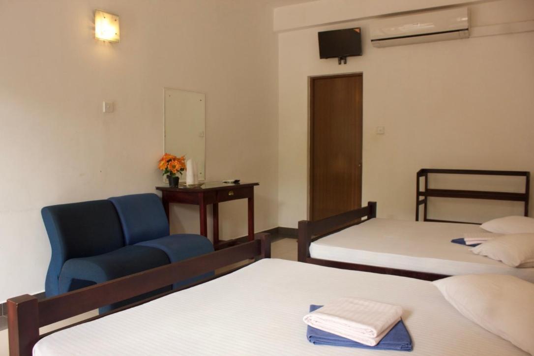 Hotel Senora Kataragama Luaran gambar