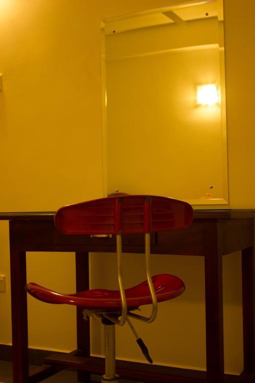 Hotel Senora Kataragama Bilik gambar