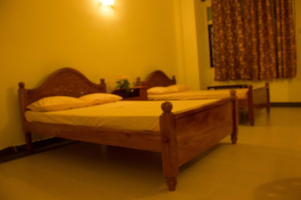 Hotel Senora Kataragama Bilik gambar