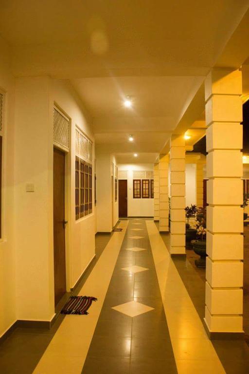 Hotel Senora Kataragama Luaran gambar