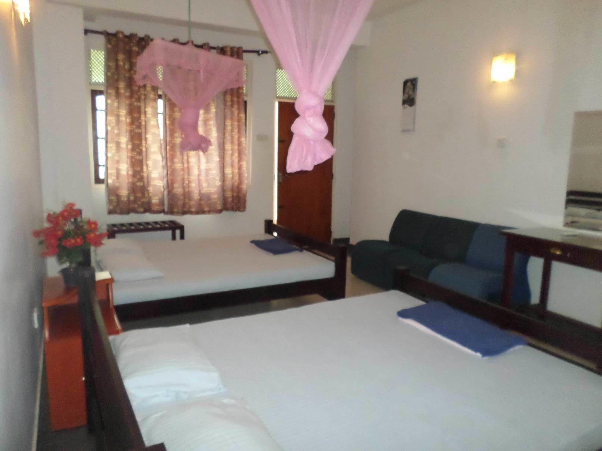 Hotel Senora Kataragama Luaran gambar