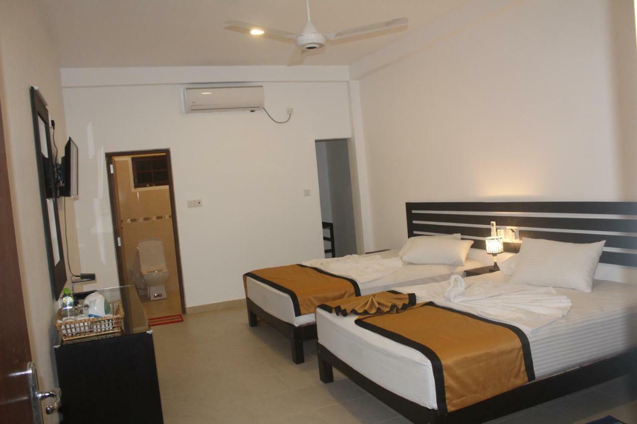 Hotel Senora Kataragama Luaran gambar