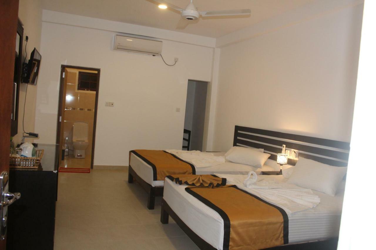 Hotel Senora Kataragama Luaran gambar