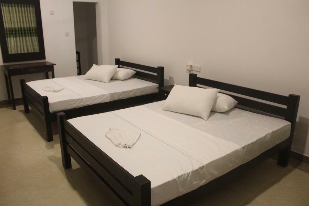 Hotel Senora Kataragama Luaran gambar