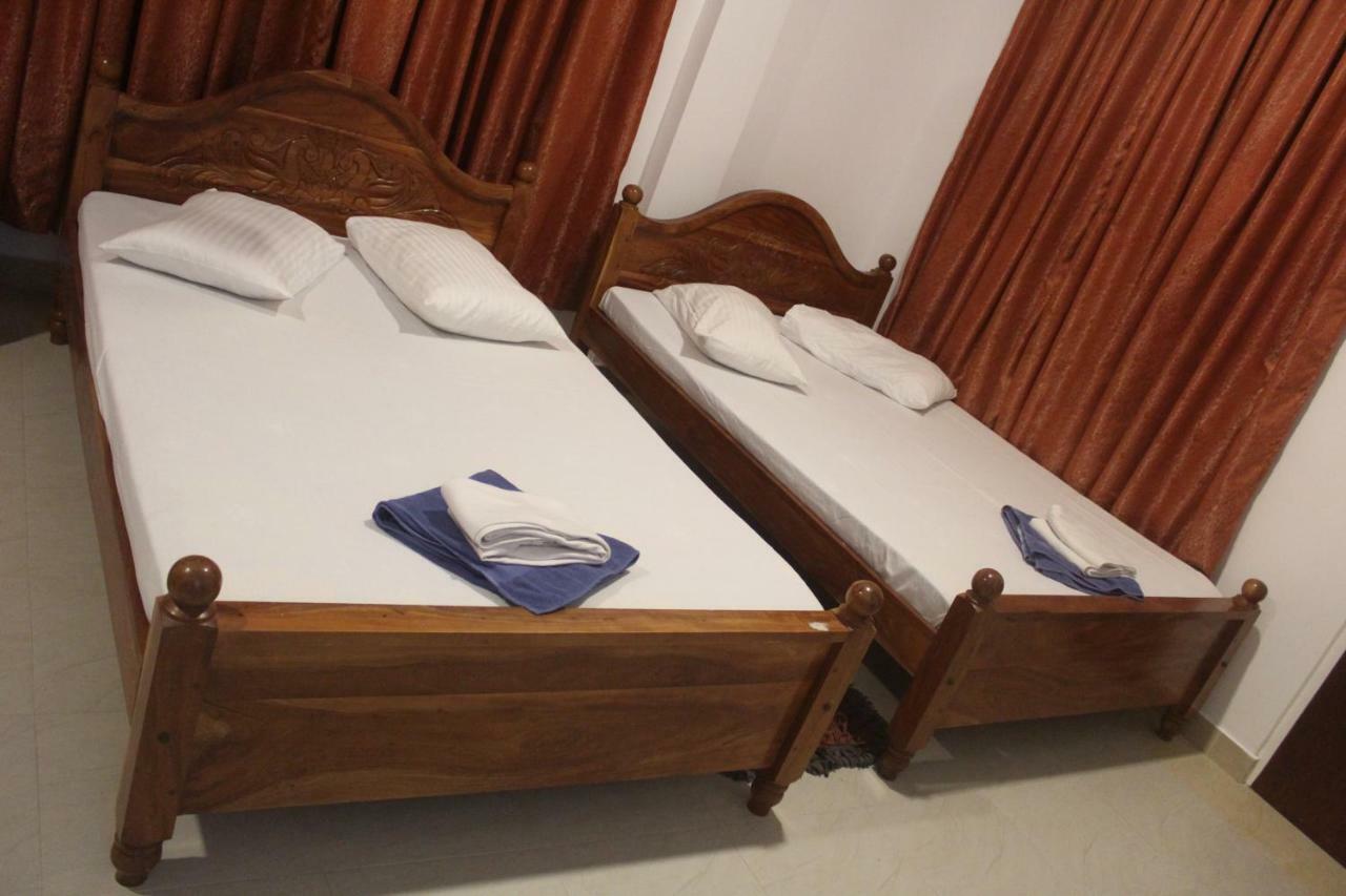 Hotel Senora Kataragama Luaran gambar