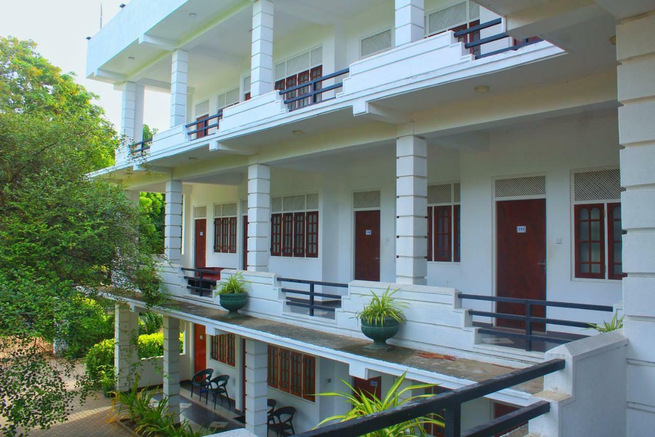 Hotel Senora Kataragama Luaran gambar