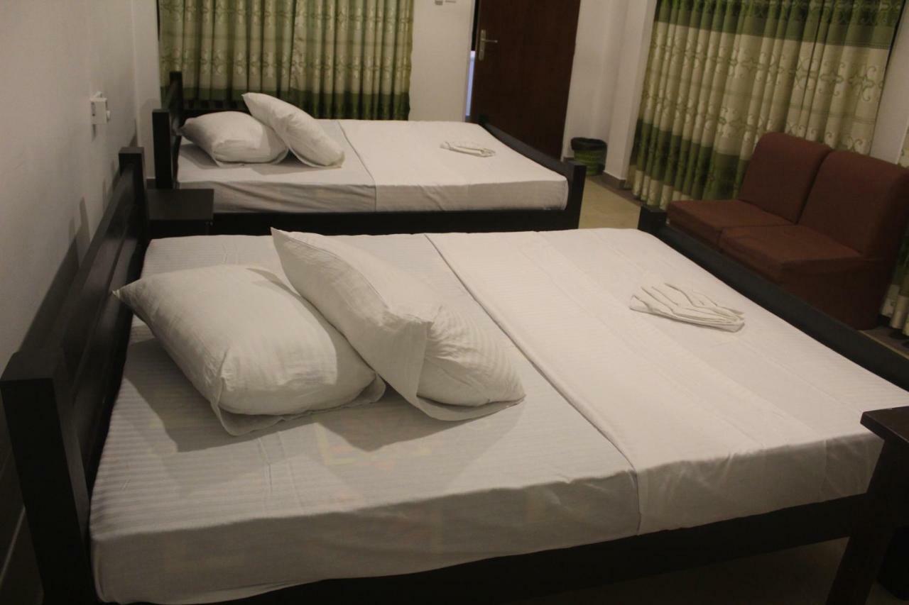 Hotel Senora Kataragama Luaran gambar
